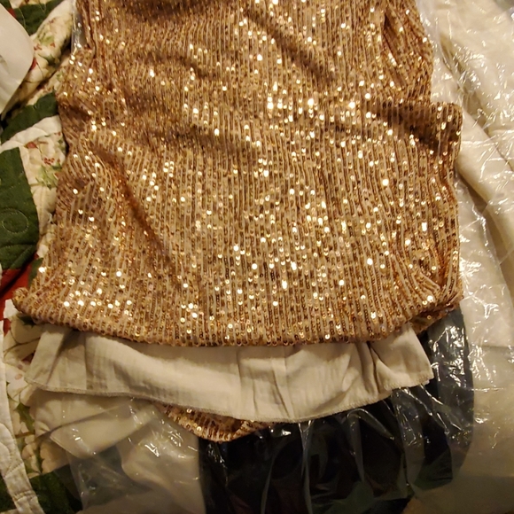 Dress - Picture 6 of 7